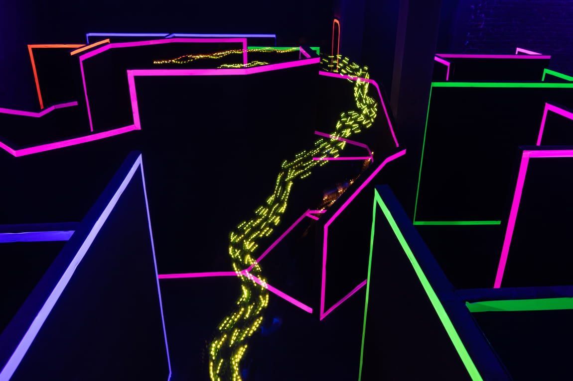 Neonlicht in der Arena